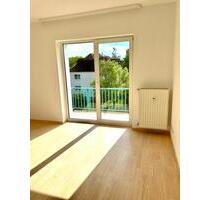 SEHR SCHÖNE NEU RENOVIERTE 2 ZIMMER RAUM WOHNUNG MIT BALKON! - Jüterbog