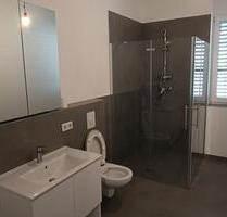 Als WG geeignete möblierte Wohnung inkl. kleiner Terrasse nähe Hauptbahnhof - Düsseldorf Stadtmitte