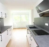 Helle 3 Zimmer Wohnung mit Einbauküche - Würzburg Heuchelhof