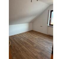 Vermiete eine 3 Zimmer Dachgeschosswohnung in Plüderhausen