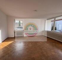 Charmante Erdgeschosswohnung mit Loggia – 4 Zimmer auf ca. 85 m zu vermieten! - Presseck Braunersreuth
