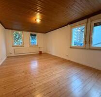 Neu Saniert- 2-Zimmer Wohnung 60qm,1.OG in Neu-Isenburg-Ab Sofort