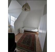 Ein kleines feines Zimmer in Innenstadt Esslingen - Frauen WG - Esslingen am Neckar