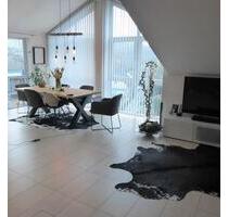 Helle moderne 2,5 Zimmer DG-Wohnung mit Balkon & Weitblick ins Grüne 1 km von Hattingen Innenstadt
