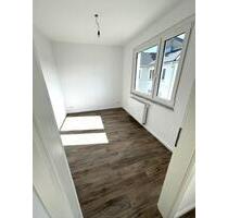 Kernsanierte 2-Zimmer Wohnung mit Küche, 2x Balkon ab 01.10.25 - Düsseldorf Stadtbezirk 3