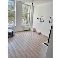 Charmante 2 Zimmer Wohnung mit großflächigen Fenstern in Krefels - Krefeld