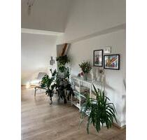 Großzügige 3 Zimmer DG Wohnung mit wunderschönen Balkon und EBK - Nürnberg Gibitzenhof