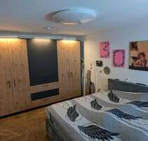 3,5 Zimmer Wohnung - 1.250,00 EUR Kaltmiete, ca.  100,00 m² in Dettingen an der Erms (PLZ: 72581)
