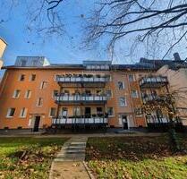 Zum 15.12: 2-Zimmer plus Wohnküche mit großem Balkon, Übernahme EBK möglich - Düsseldorf Stadtbezirk 9