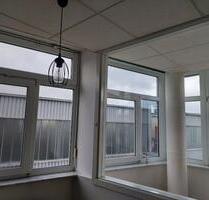 Helle 3- Zimmer Wohnung + Wohnküche + integrierter Wintergarten- - Königsbrunn