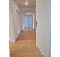 3,5 4 - Zimmer Wohnung mit Dachterrasse und Garage in Teningen