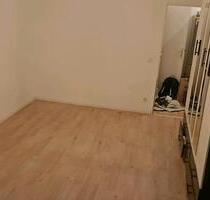 WG 1 Zimmer ab Januar - 350,00 EUR Kaltmiete, ca.  21,00 m² in Düsseldorf (PLZ: 40589) Stadtbezirk 9