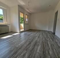 2 Zimmer Wohnung mit Balkon - 350,00 EUR Kaltmiete, ca.  65,00 m² in Plettenberg (PLZ: 58840)