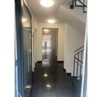 Ich biete eine Neuwertige 6 Zimmer Maisonette Wohnung - Wiesbaden Mainz-Kostheim