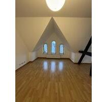 Schöne, geräumige 3. Zimmer Dachgeschosswohnung - Kiel