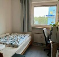 Möbliertes, helles WG-Zimmer (Frauen-WG) wird zum 01.01.2026 frei - Frankfurt am Main Niederrad