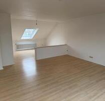 3 Zimmer Dachgeschoss-Wohnung in Brühl-Vochem