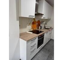 WG Zimmer groß - 590,00 EUR Kaltmiete, ca.  160,00 m² in Aschaffenburg (PLZ: 63739) Österreicher Kolonie