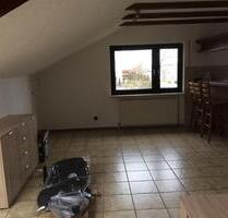 3 Zimmer DG-Wohnung, Balkon u. Carport in Ortsrandlage - Niefern-Öschelbronn