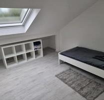 Modernes Dachgeschosszimmer in kernsarnierter WG - Friedrichshafen Allmannsweiler