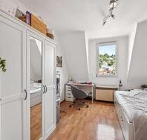 Helles Zimmer in 3er-WG in Stuttgart-Süd