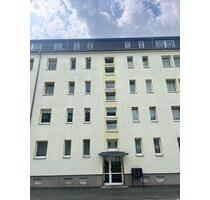 1-Zimmer Dachgeschosswohnung mit Tageslichtbad und Abstellraum - Oelsnitz (Vogtland)