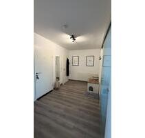 Frisch renovierte 2 Zimmer DG Wohnung in Wevelinghoven - Grevenbroich