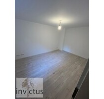 WG-Zimmer in kernsanierter Wohnung mit Terrasse in Stuttgart-Zuffenhausen - Stuttgart / Zuffenhausen