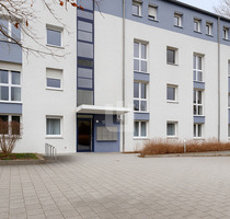 WINDISCH IMMOBILIEN - Neuwertige 3-Zimmer Wohnung mit EBK und Balkon zentral in Gröbenzell