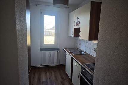 ++ RESERVIERT ++3 RWG im Erdgeschoss mit kl. EBK u. Balkon in Regis-Breitingen-EGR