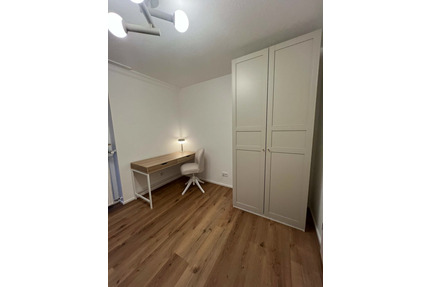 Vollmöbliertes WG-Zimmer mit Balkon in guter Lage - München Bogenhausen