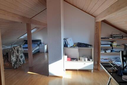 Helles Dachgeschosszimmer zu vermieten! - Aying