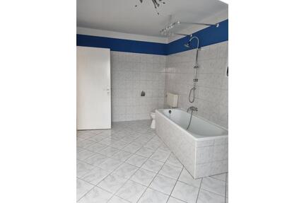 große Wohnung im Dachgeschoss - Steffensweg - zentral - Bremen Walle