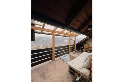 2-Zimmer Dachgeschosswohnung mit Südbalkon - Blick über Obernzell