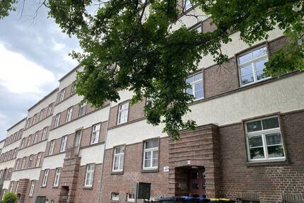 Wartburgstr. * BiTTe oBeN KLinGeln ---- 3 Zimmer im DG !!!!! - Chemnitz Lutherviertel