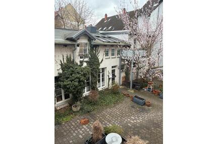 Zwei Zimmer Balkon Wohnung mit separaten Hauseingang im östlichen - Braunschweig