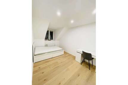 WG-Zimmer in München 925,00 € 13 m²