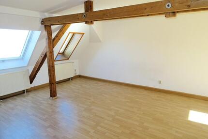 2 Zimmer Dachgeschoss Wohnung in Zwickau zu vermieten !