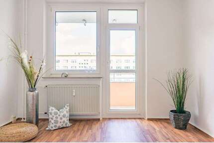 Wohnung zum Mieten in Chemnitz 270,00 € 45.87 m²