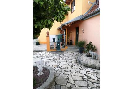 2 Zimmer Altbau Flair Wohnung - 840,00&nbsp;EUR Kaltmiete, ca.&nbsp; 75,18&nbsp;m&sup2; in Hirschaid (PLZ: 96114)