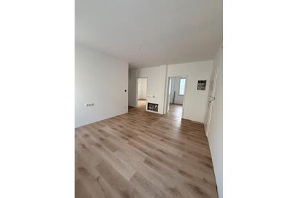 3 zimmer wohnung zu vermieten - 1.000,00&nbsp;EUR Kaltmiete, ca.&nbsp; 60,00&nbsp;m&sup2; in Stein (PLZ: 90547)