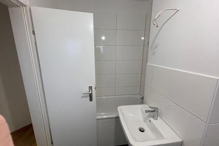 2 Zimmer Wohnung - Frisch renoviert- Bremen - Einzug ab Sofort