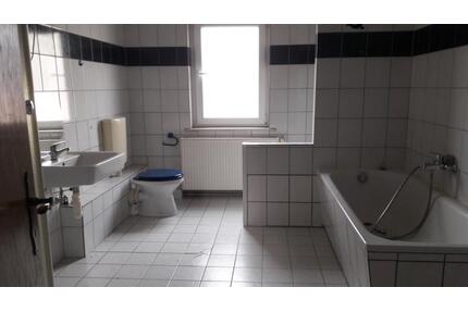 4 12 Zimmer Küche Bad Einbauküche Kleiner Balkon - Extertal