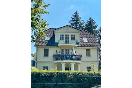 Charmante Dachgeschosswohnung am Naturschutzgebiet | S-Bhf. fußläufig (S2) | 2 Zimmer + ausgebauter Spitzboden für Home-Office, Gäste u.ä. - Panketal