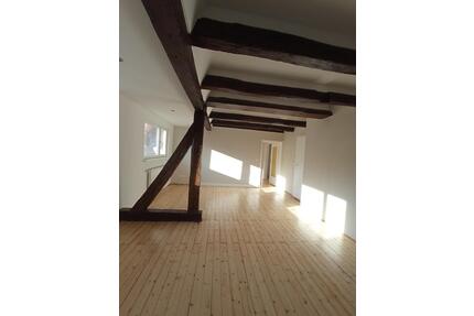 Helle 4-Zimmer Dachgeschosswohnung mit Balkon in Kaiserslautern