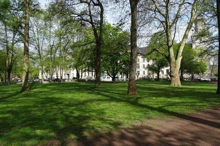 HELLES MÖBELIERTES APARTMENT MIT BALKON NÄHE GERICHT KREFELD