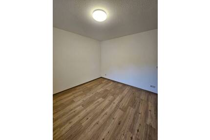 Renoviertes Zimmer in Senioren- Wohngruppe in Hartha zu vermieten!