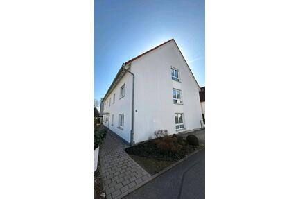 3 Zimmer Wohnung ( 84 qm ) zum vermieten - Fürth Südstadt