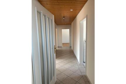 3 Zimmer Wohnung in Engstlatt - 900,00&nbsp;EUR Kaltmiete, ca.&nbsp; 90,00&nbsp;m&sup2; in Balingen (PLZ: 72336)