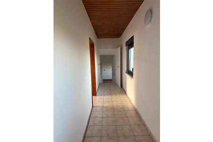 2 Zimmer Wohnung - 600,00&nbsp;EUR Kaltmiete, ca.&nbsp; 60,00&nbsp;m&sup2; in Rosbach vor der Höhe (PLZ: 61191)